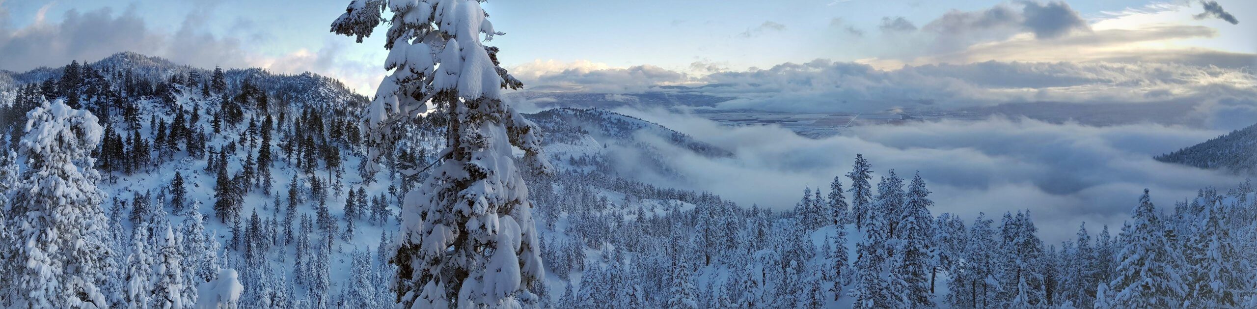 Panoramic,View,Of,Near,Lake,Tahoe,Overlooking,Nevada,Snow-covered,Valley.